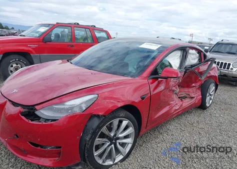 2021 Tesla Model 3 Long Range Dual Motor All-Wheel Drive z USA, uszkodzony, nr VIN 5YJ3E1EBXMF926590